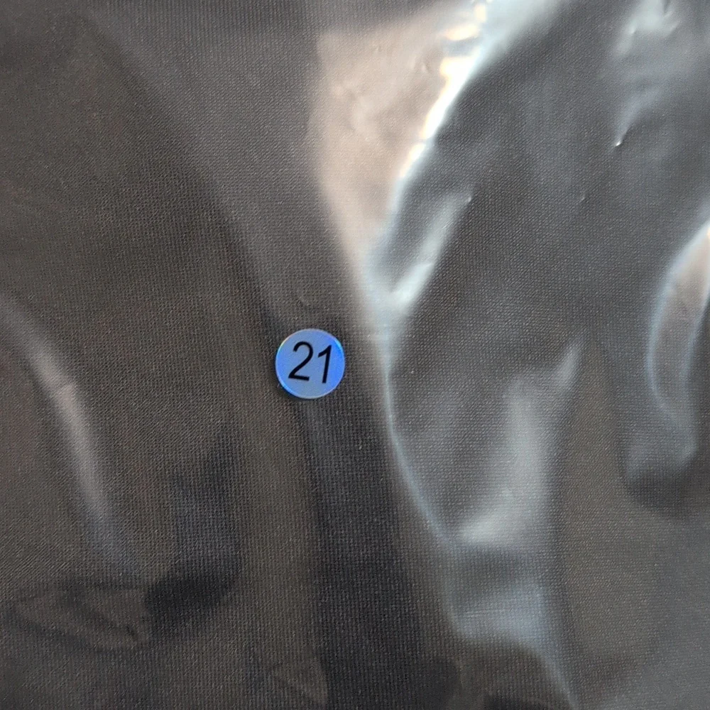 POLO Ralph Lauren Boy's black T-shirt size 3. - Picture 9 of 10